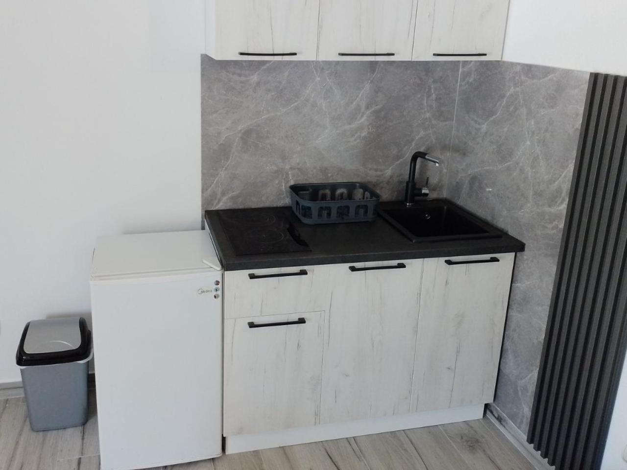 Apartments Grubor Будва Екстер'єр фото
